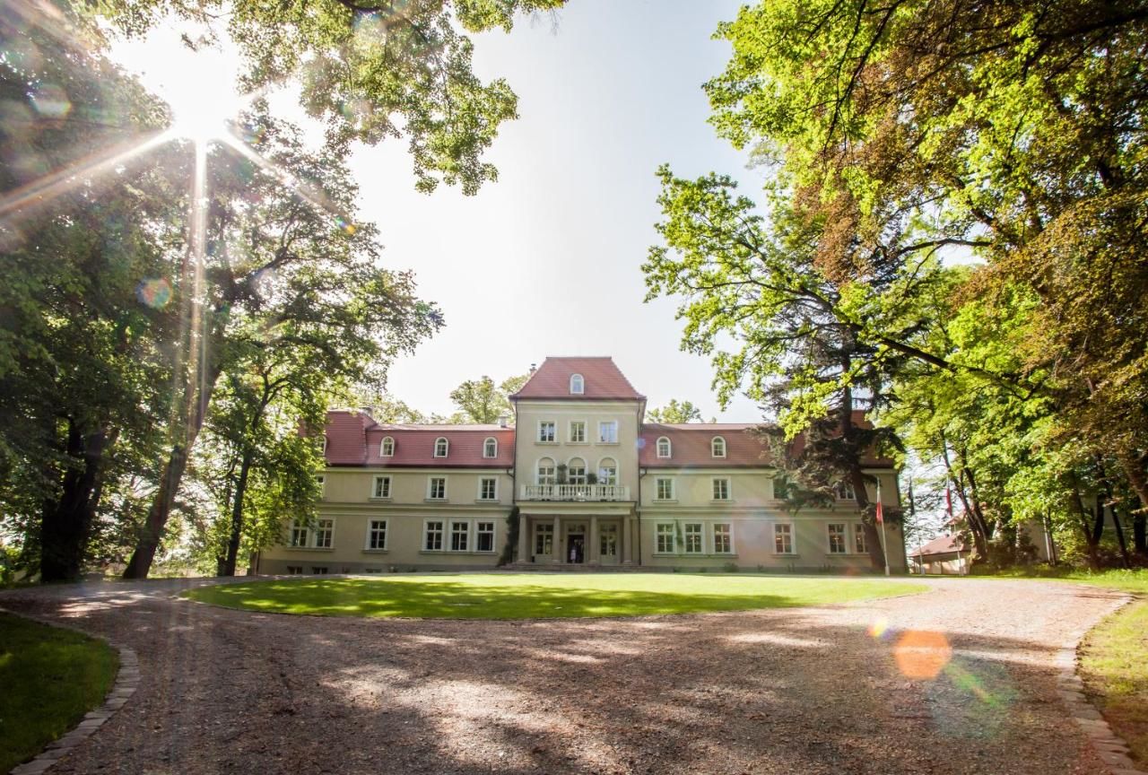 Отель Dwór Sieraków Sieraków-4