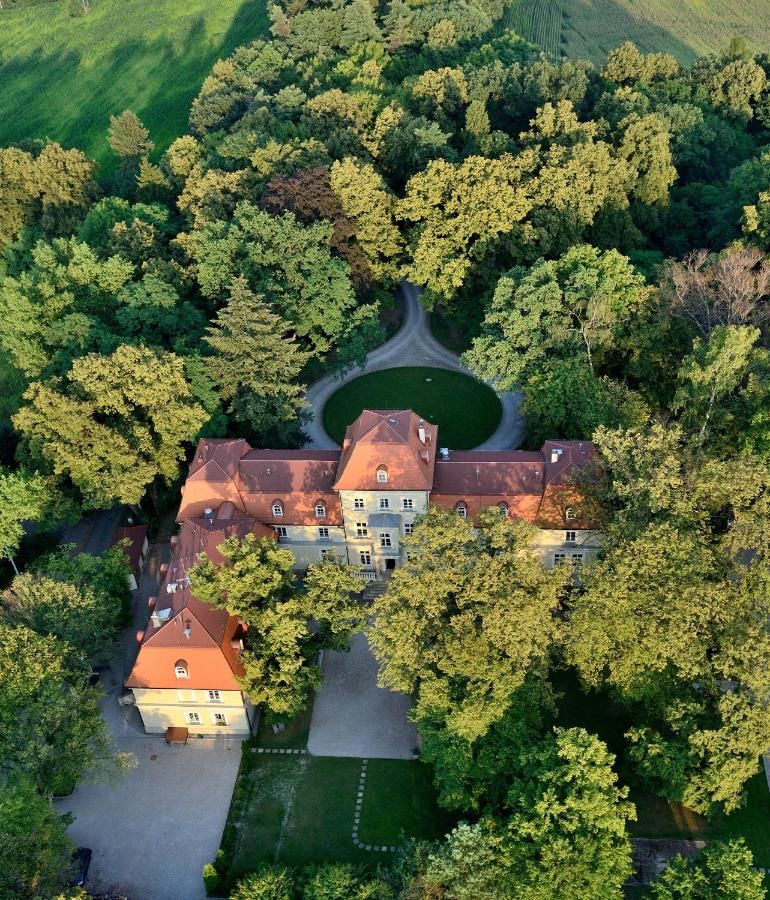 Отель Dwór Sieraków Sieraków-7